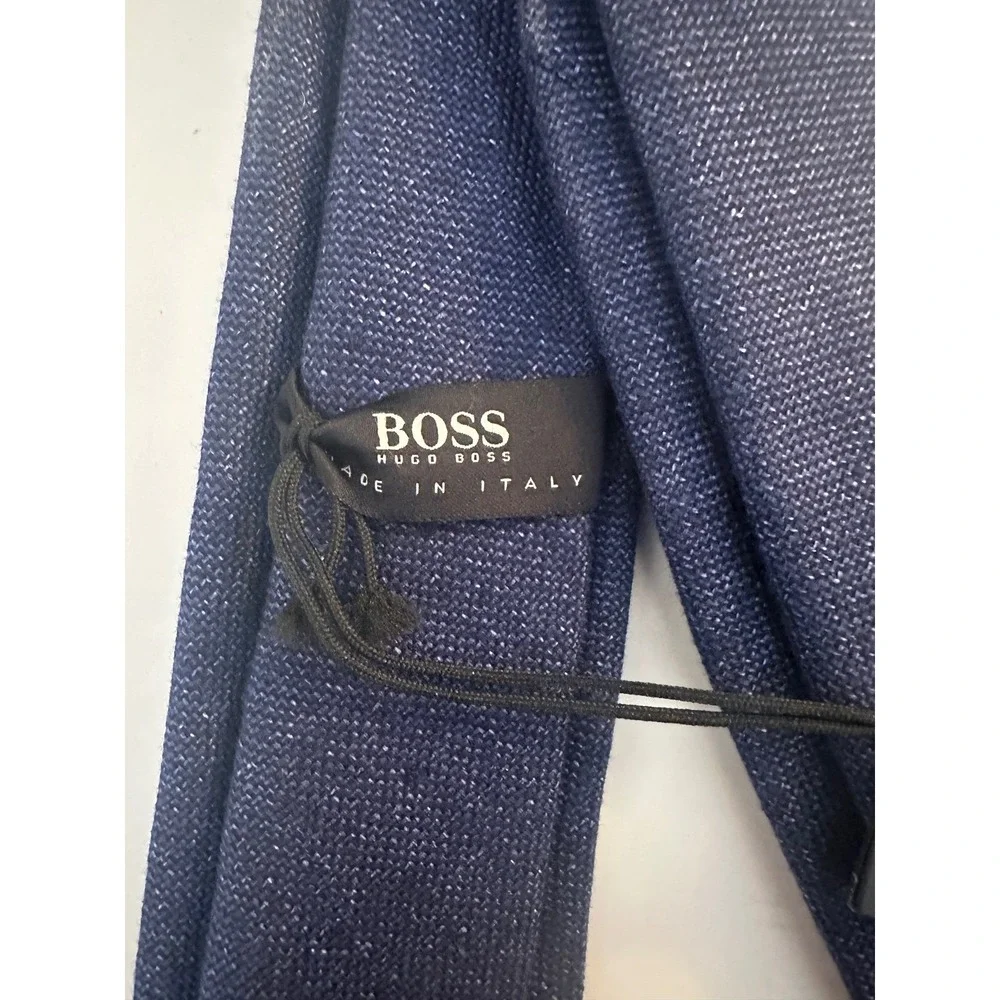Hugo Boss Men's Dark Blue Textured Slim Silk Blend Necktie 6cm